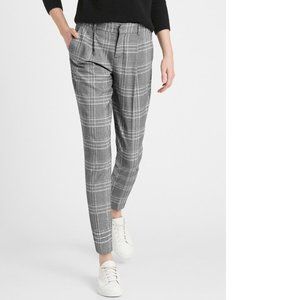 BANANA REPUBLIC Women’s Size 4 Long Black/White Plaid Tapered Leg Trouser Pants